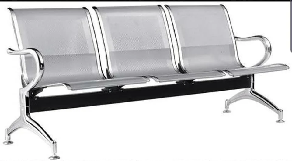 135606177_1617885045065096_8477933288936689021_n.jpg 3-Link non padded waiting bench - Image 1