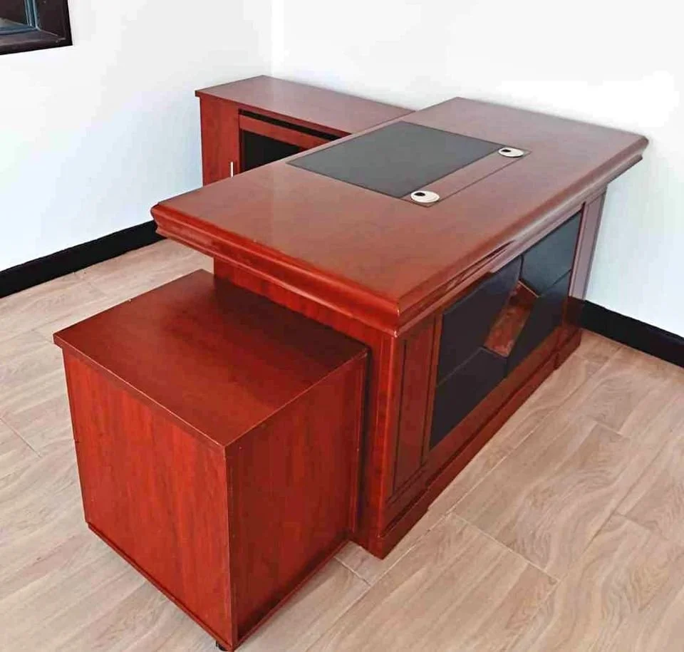 354279792_6097057403750620_767372435010124428_n.jpg 1.4 meters executive office desk - Image 1