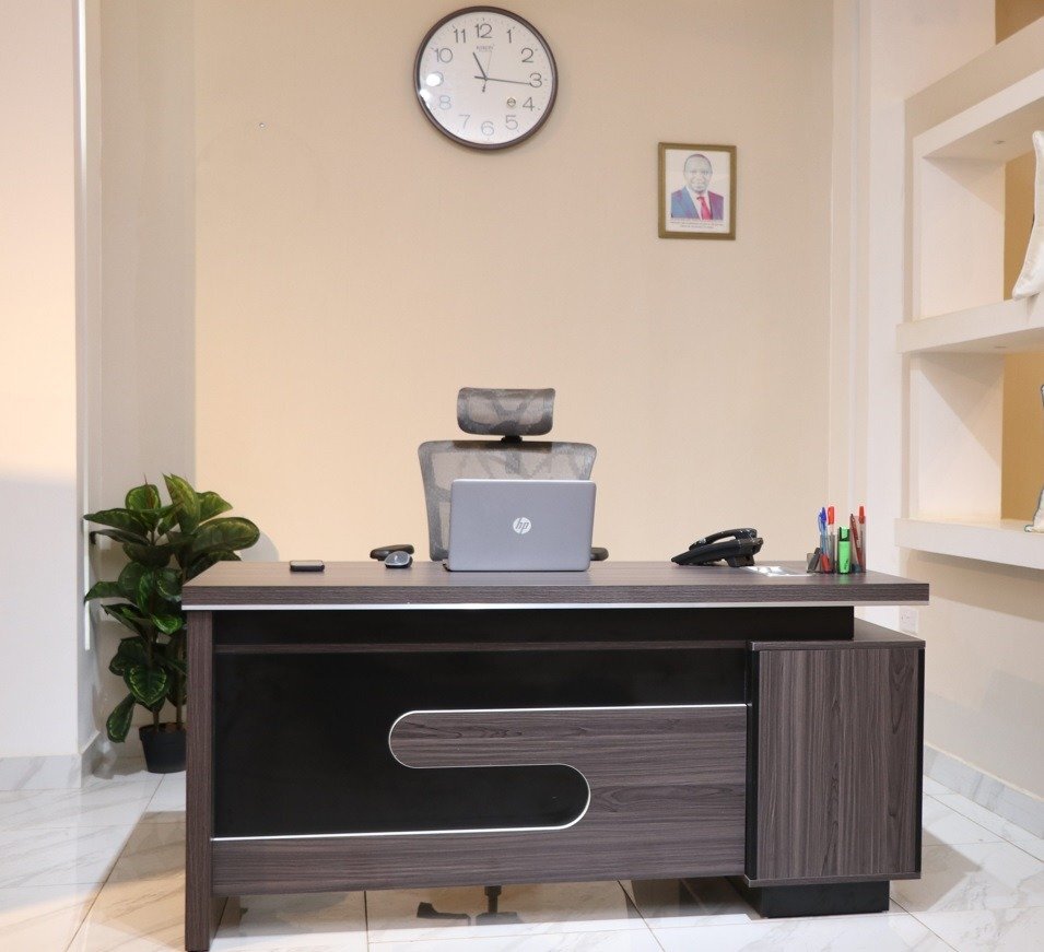 LagosOD-1.jpg 1.6 meters Gucca executive desk - Image 1