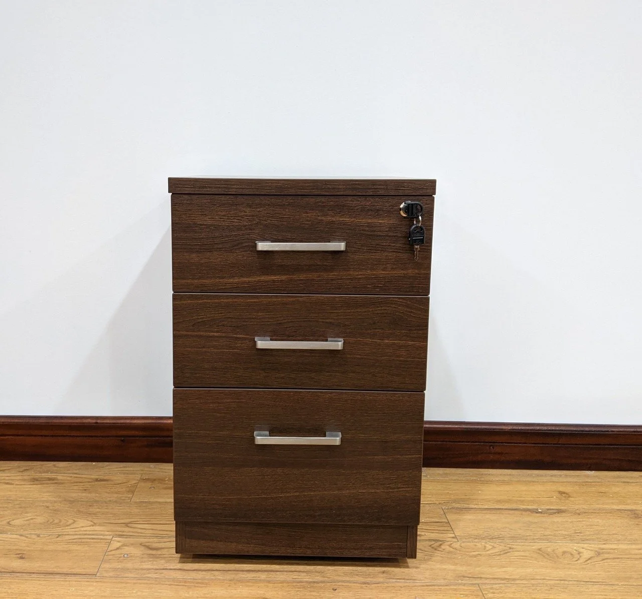 PXL_20210817_085347628__49133.jpg 3-Drawers Pedestal - Image 1