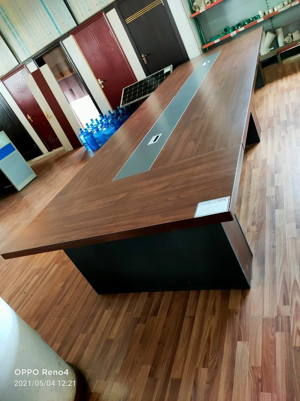 WhatsApp-Image-2021-05-21-at-8.55.08-AM-1-1.jpeg 3.2M Conference table - Image 1