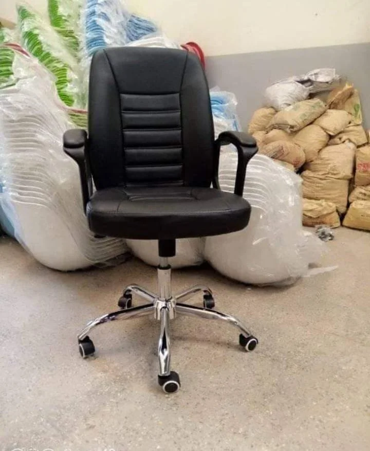 WhatsApp-Image-2023-02-06-at-14.28.09-1.jpeg Executive leather seat - Image 1