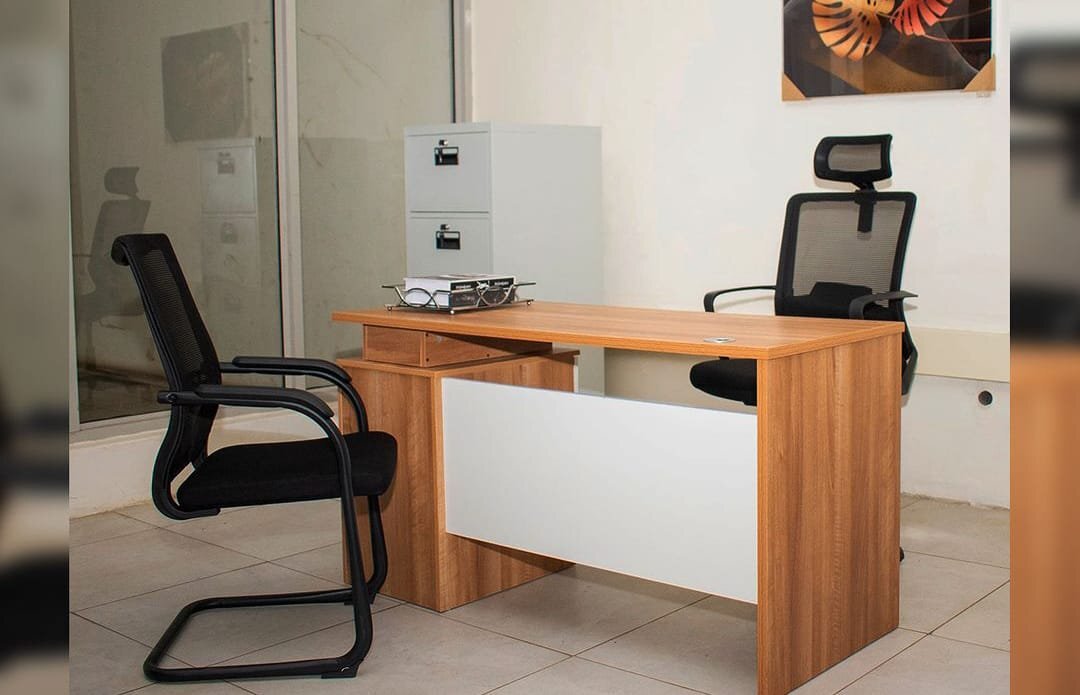 WhatsApp-Image-2023-04-07-at-12.04.27-1.jpeg 1400MM Executive Office Desk - Image 1