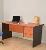 1.4 meters executive desk (with drawers) - Image 2