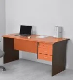 1.4 meters executive desk (with drawers)